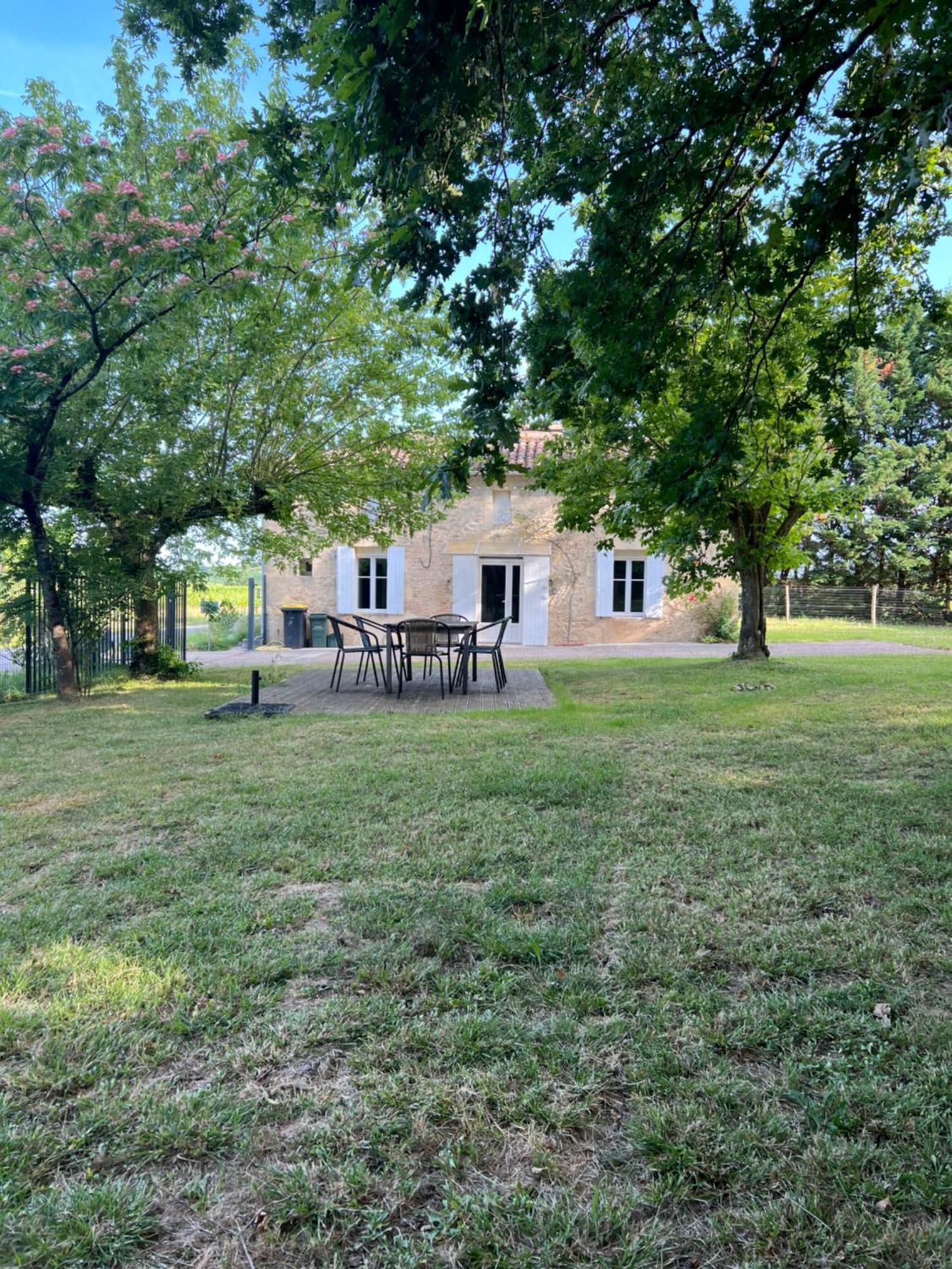 Maison De Campagne Chez Georges Saint-Sulpice-de-Pommiers Exteriör bild
